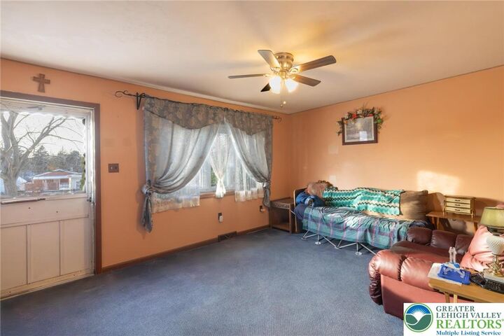 Property Photo:  2544 5th Street  PA 18020 