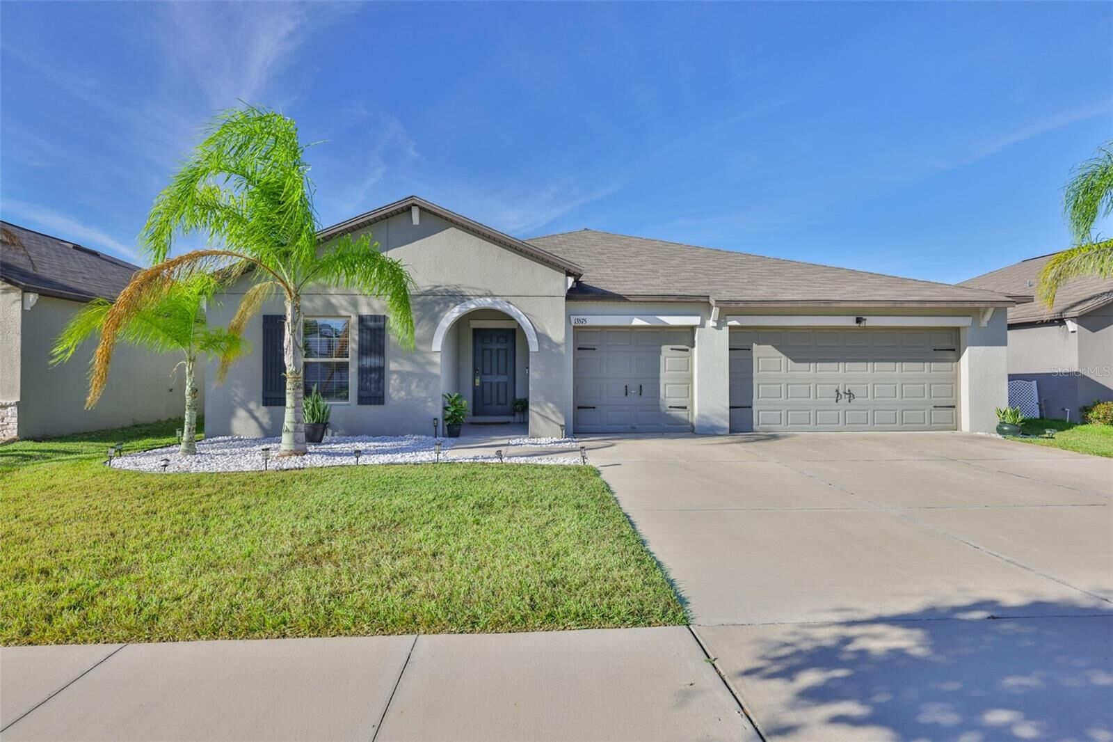 Property Photo:  13575 Willow Bluestar Loop  FL 33579 