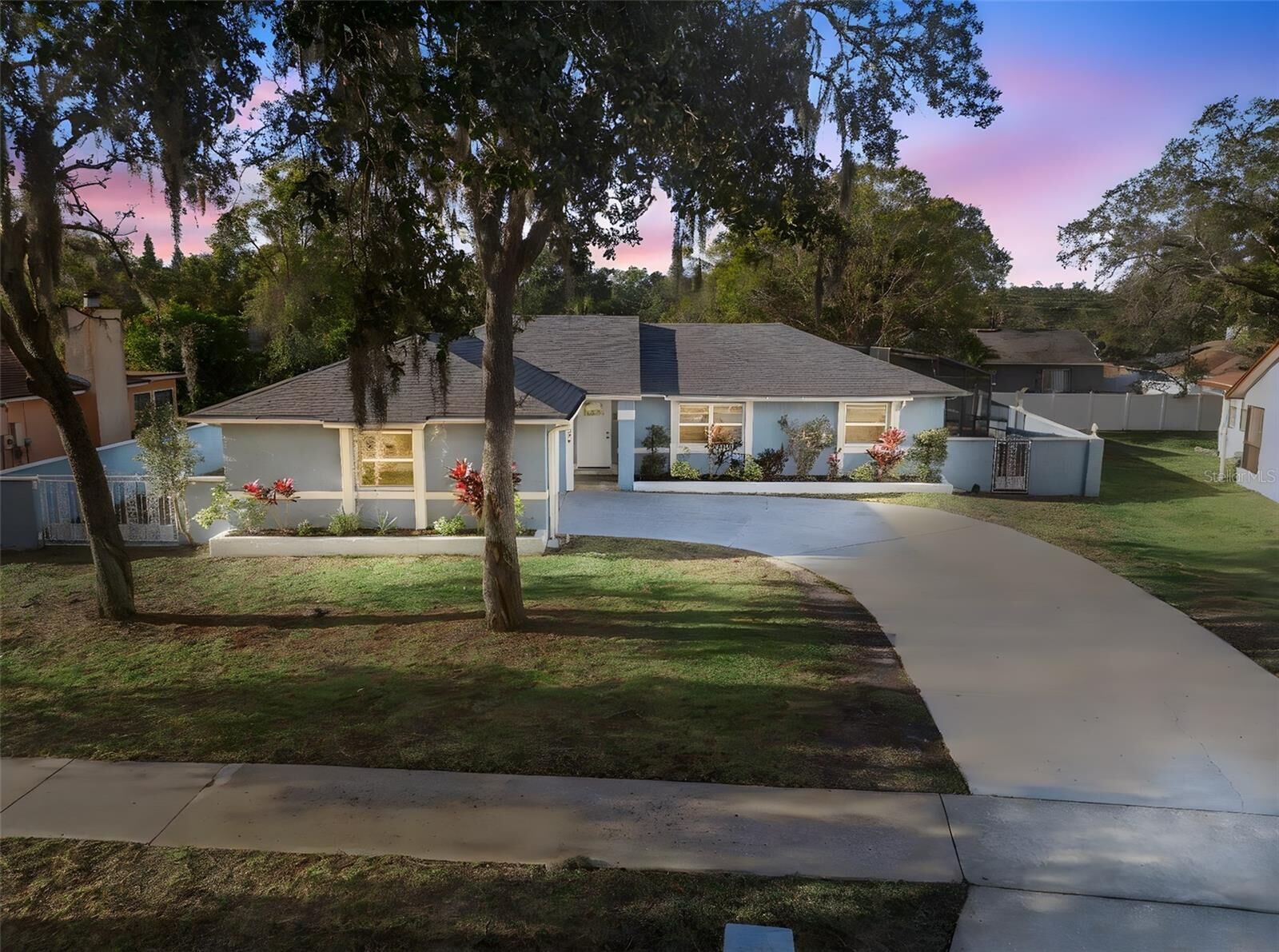 Property Photo:  5136 Barnegat Point Road  FL 32808 