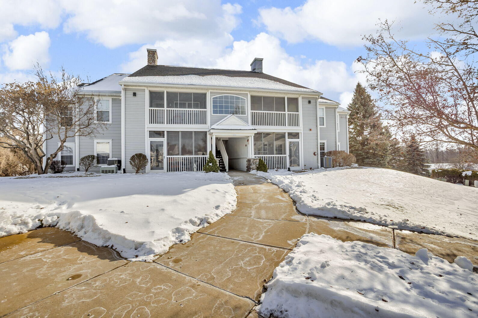 Property Photo:  783 W Barrington Circle  MI 49203 