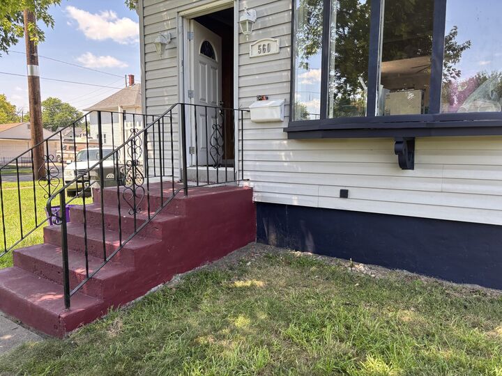 Property Photo: 560 S 4th Avenue IA 52732