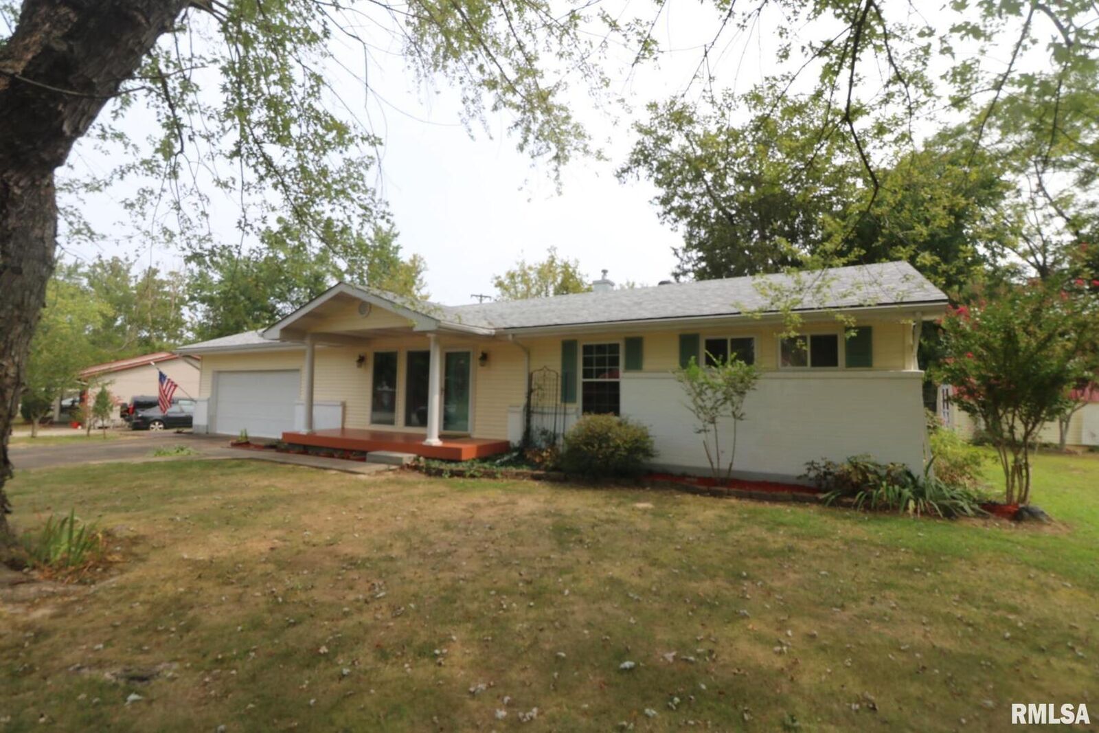 Property Photo:  101 Lingale Street  IL 62959 