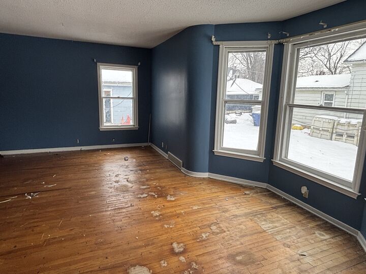 Property Photo:  2235 Pershing Blvd Boulevard  IA 52732 