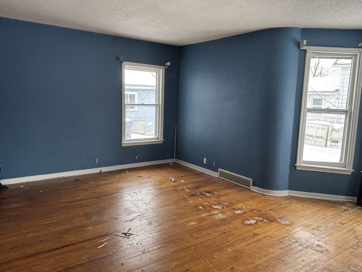 Property Photo:  2235 Pershing Blvd Boulevard  IA 52732 
