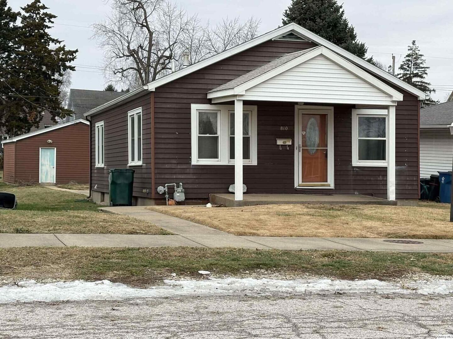 Property Photo: 810 S 17th Street IL 62301