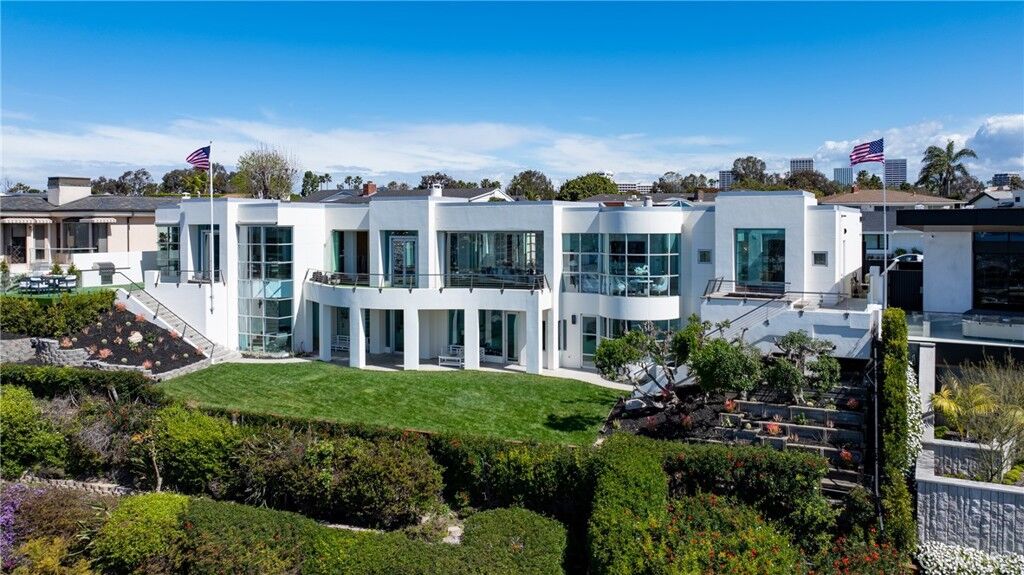 Property Photo: 1409 Dolphin Terrace CA 92625