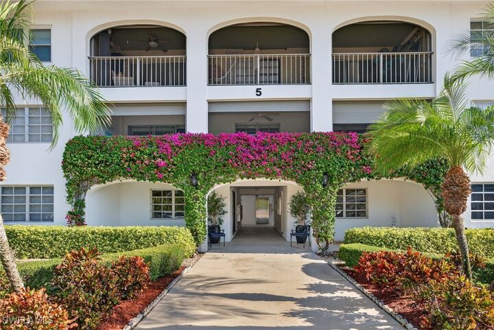 Property Photo: 5 High Point Circle W 303 FL 34103