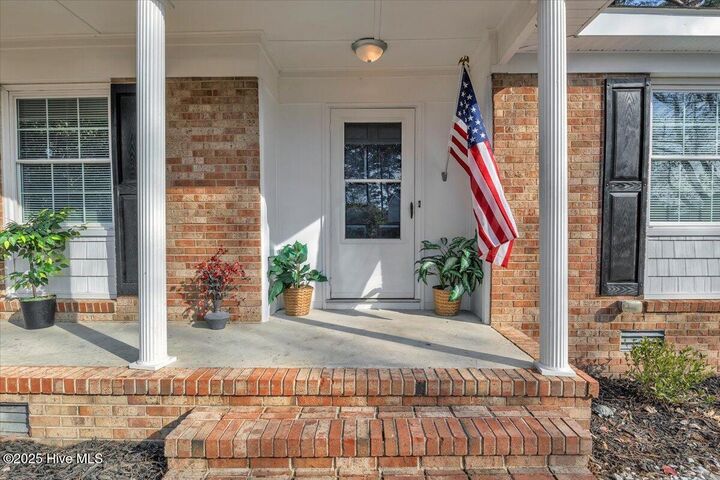 Property Photo:  122 Carolina Circle  NC 28546 