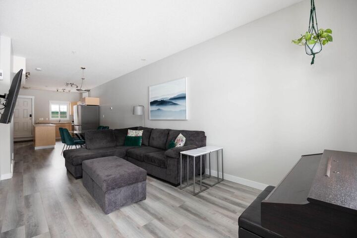 Property Photo:  200 Lougheed Drive 5109  AB T9K 2W3 