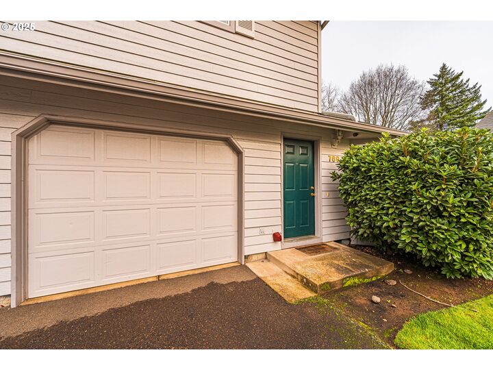 Property Photo: 769 River Rd OR 97404