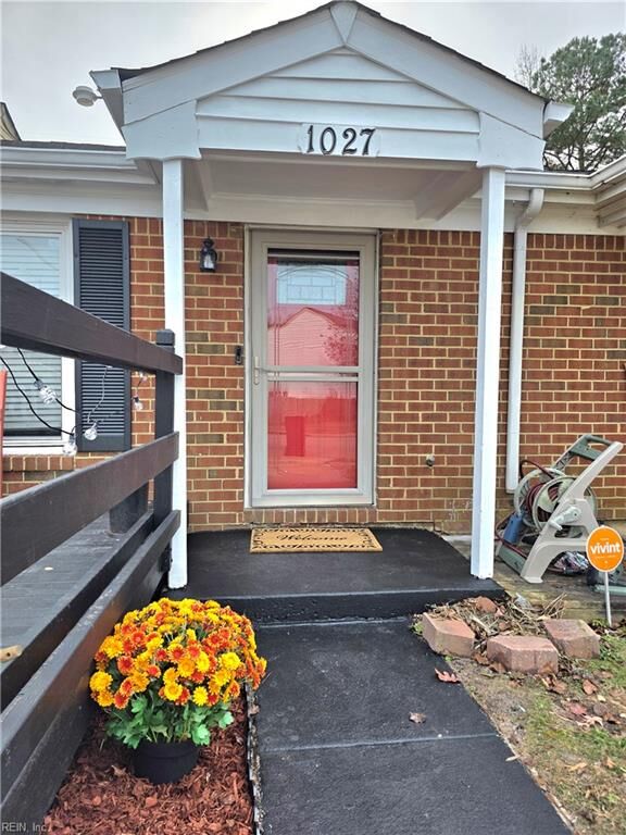 Property Photo:  1027 Wickford Ct  VA 23320 