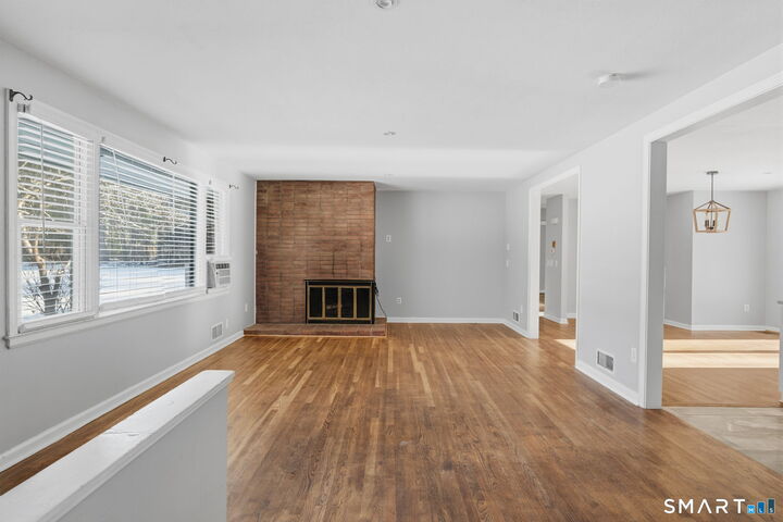 Property Photo:  95 Moravia Road  CT 06001 