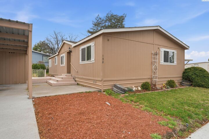 Property Photo: 3324 W 19th Ave Unit 138 WA 99338