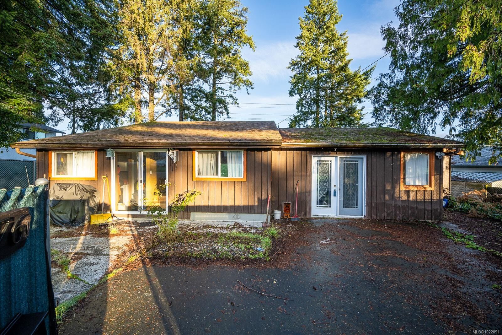 Property Photo:  1576 Owen Rd  BC V9M 4C6 