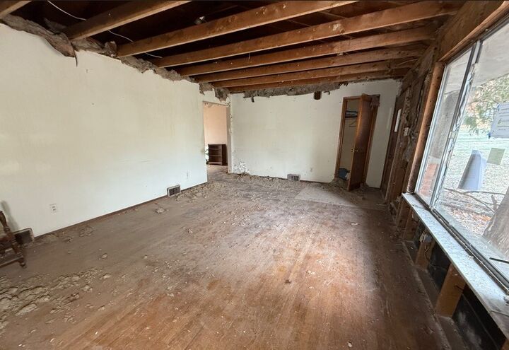 Property Photo:  533 Blackhawk Rd  PA 15010 