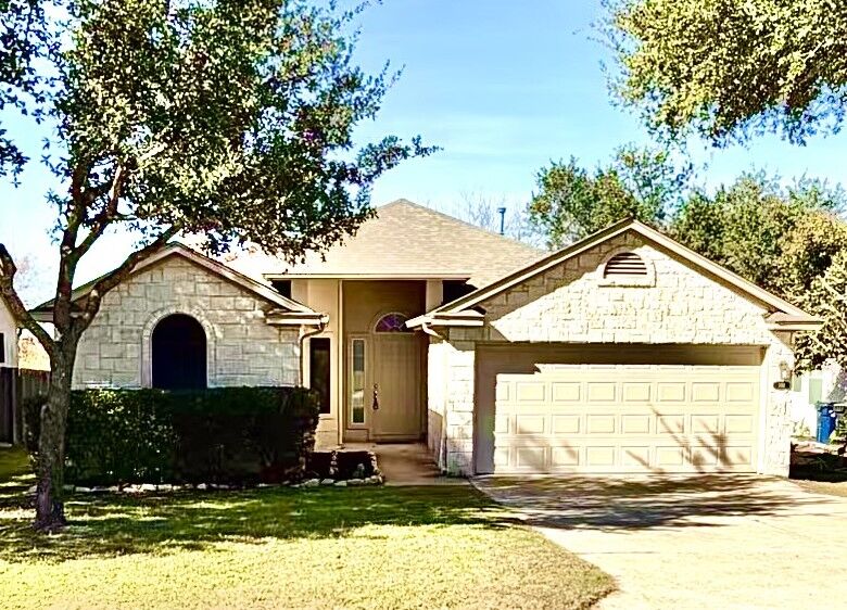 Property Photo:  307 Lakemont Drive  TX 78634 