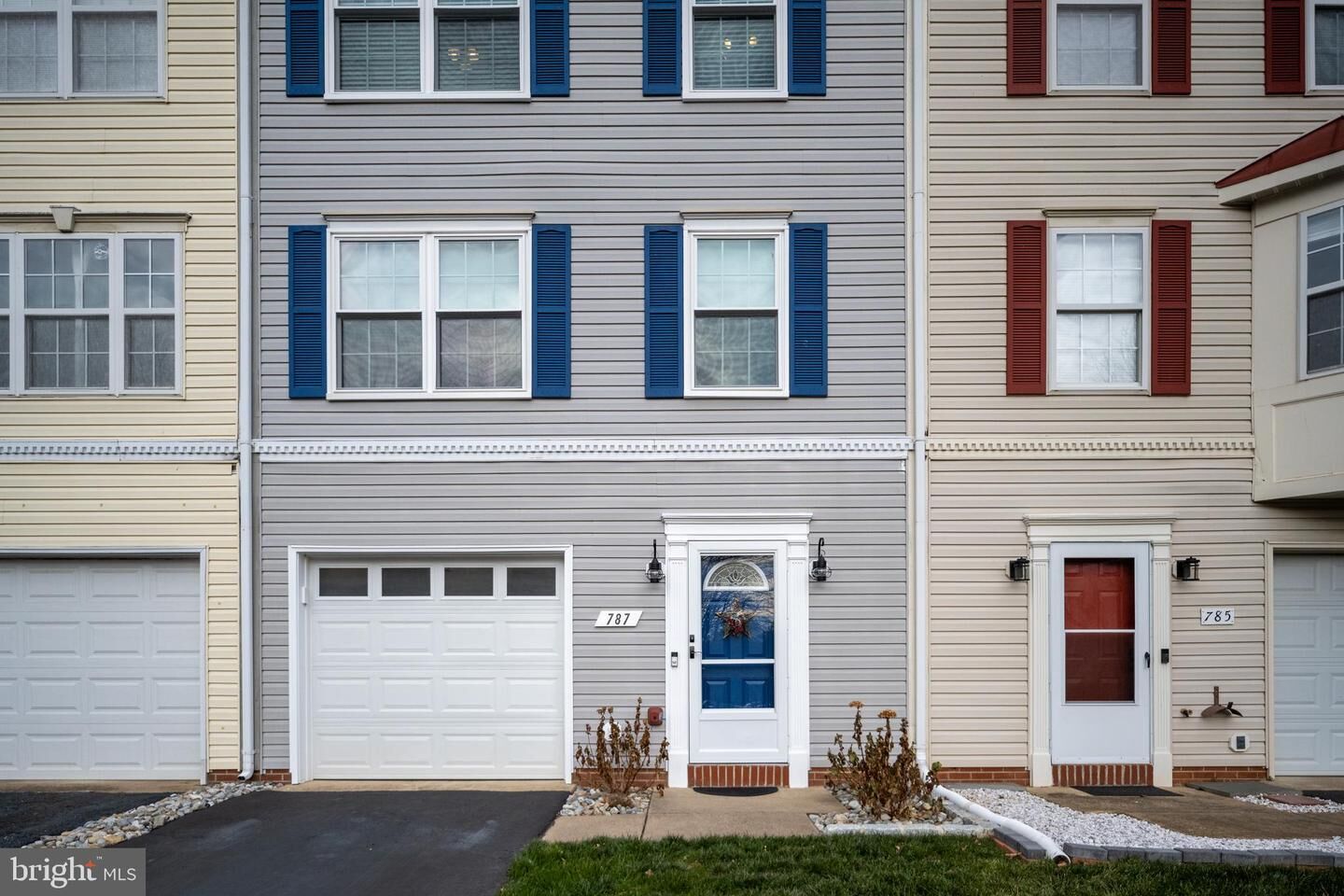 Property Photo:  787 General Wallace Court  VA 20186 