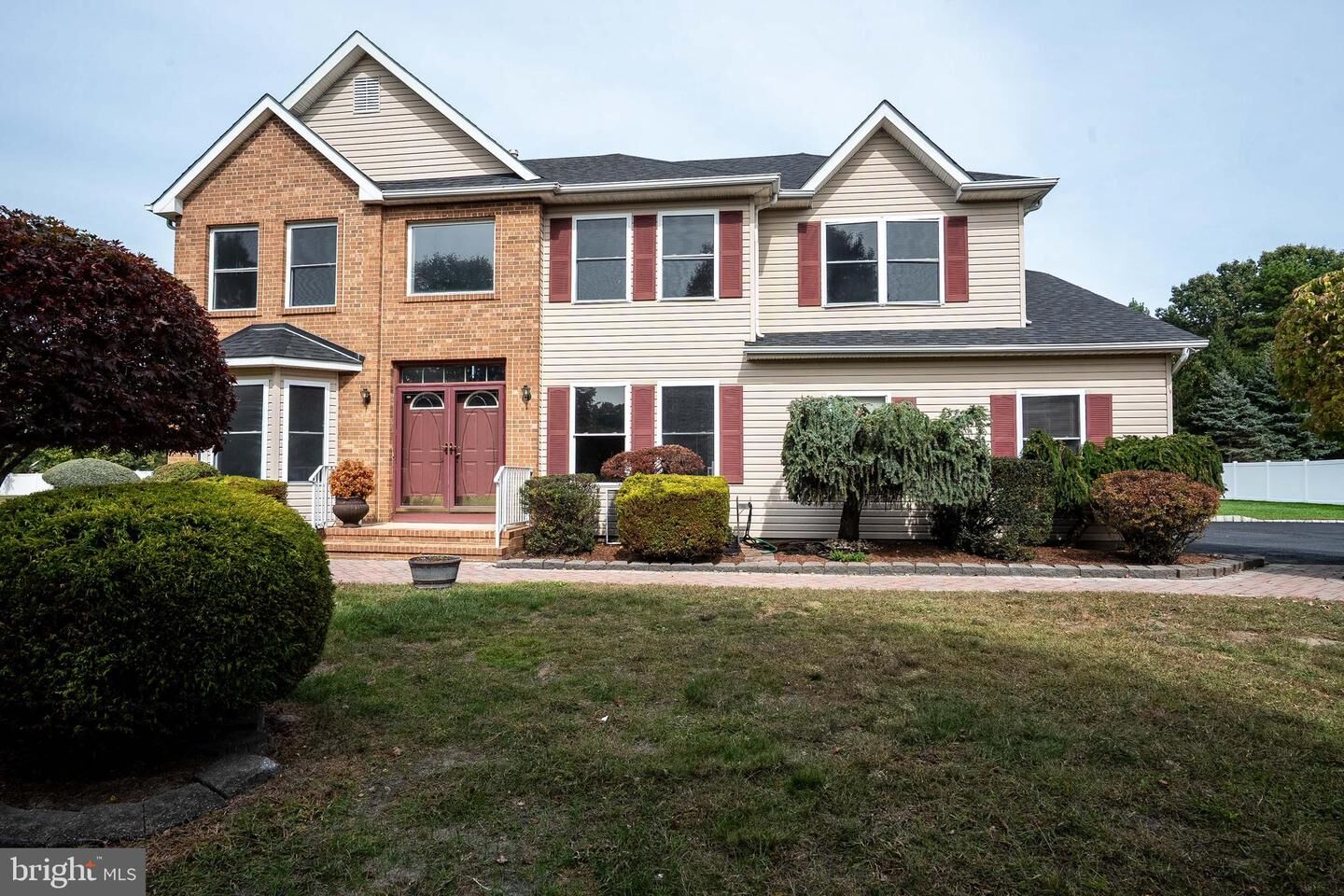 Property Photo:  27 Samantha Drive  NJ 08831 