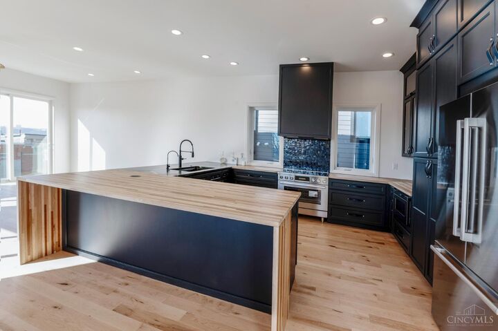 Property Photo: 257 St Peters Street OH 45226