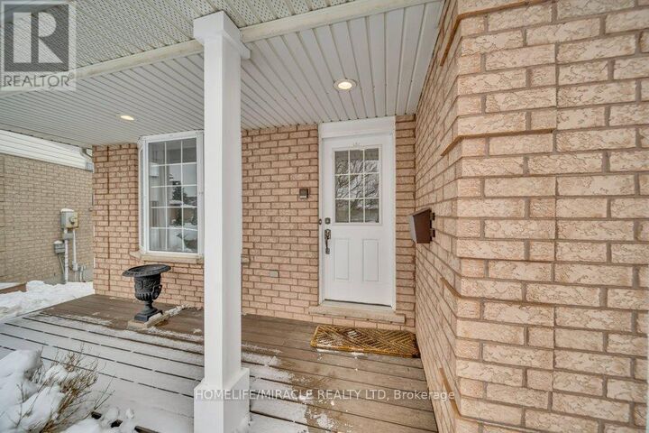 Property Photo:  114 Glencliffe Court  ON N2B 3X1 