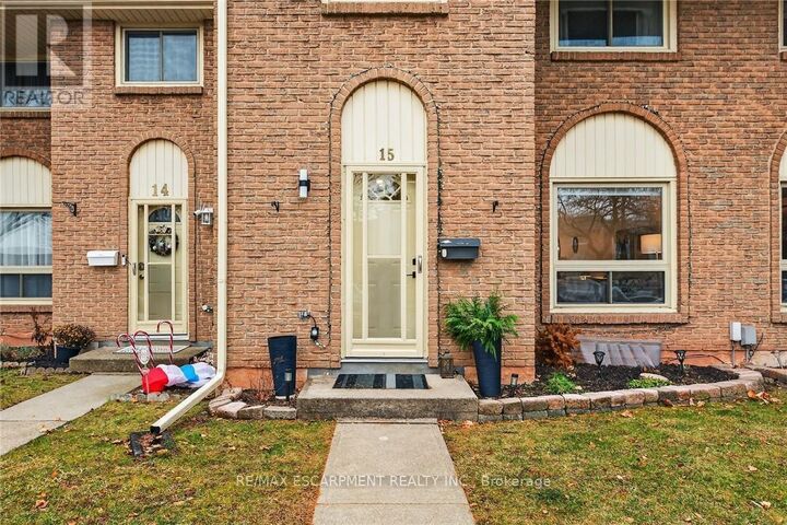 Property Photo:  150 Gateshead Crescent 15  ON L8G 4A7 
