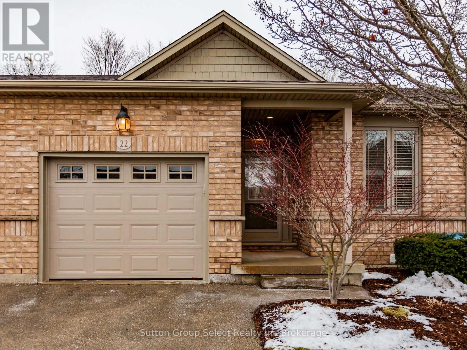 Property Photo:  540 Spitfire Street 22  ON N4T 0C2 