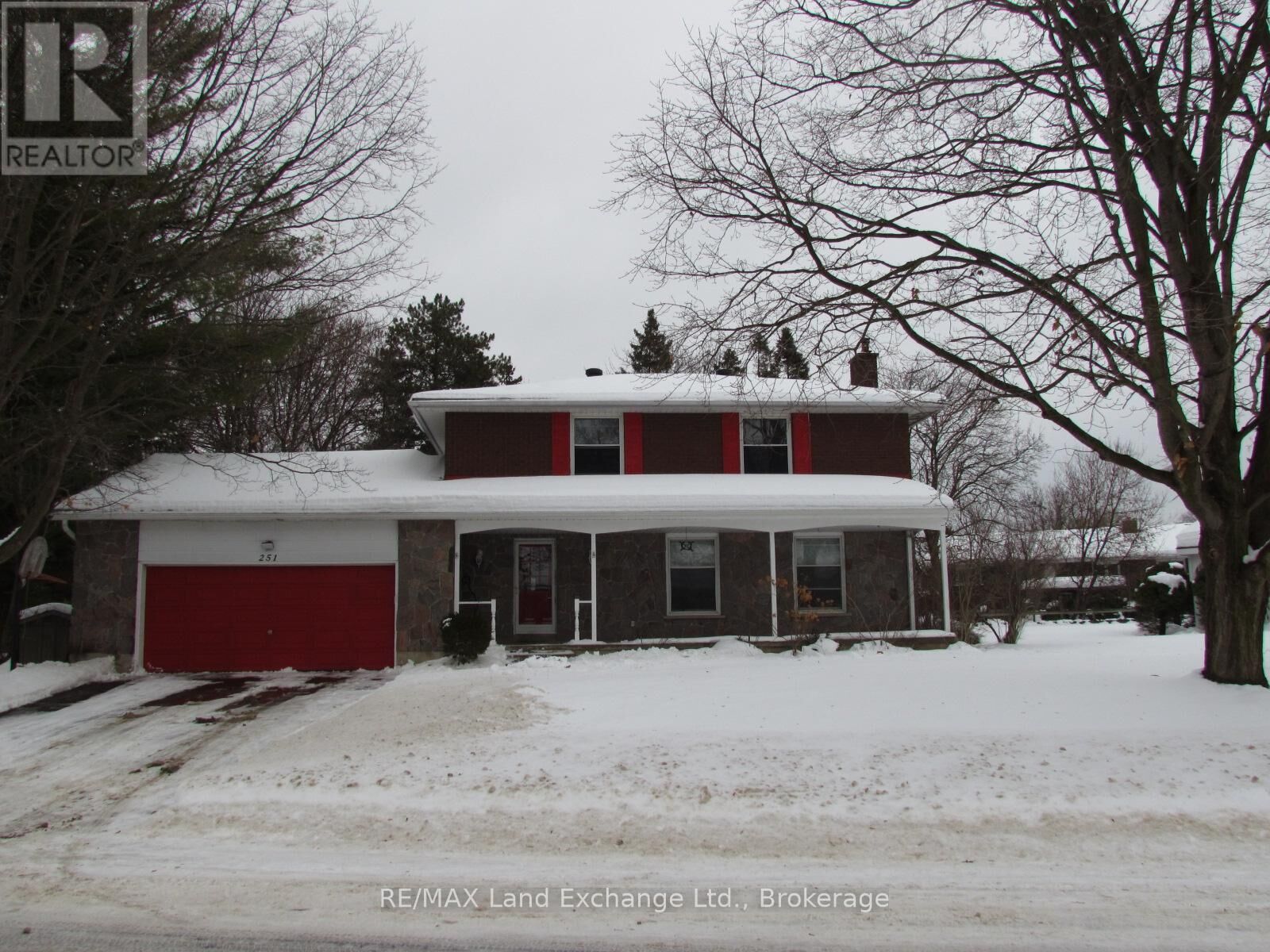 Property Photo:  251 4th Avenue  ON N4N 2B6 