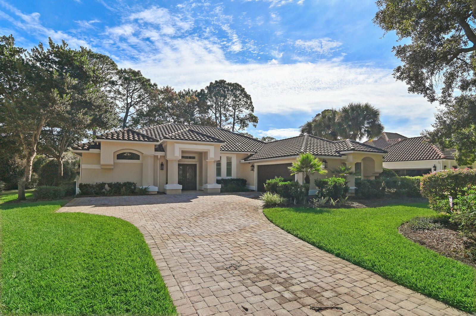 Property Photo:  1402 E Baytowne Avenue  FL 32550 