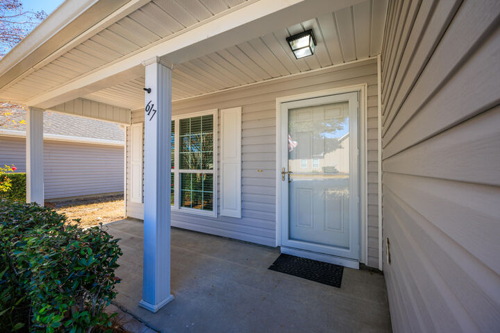 Property Photo:  617 Fanny Ann Way  FL 32439 