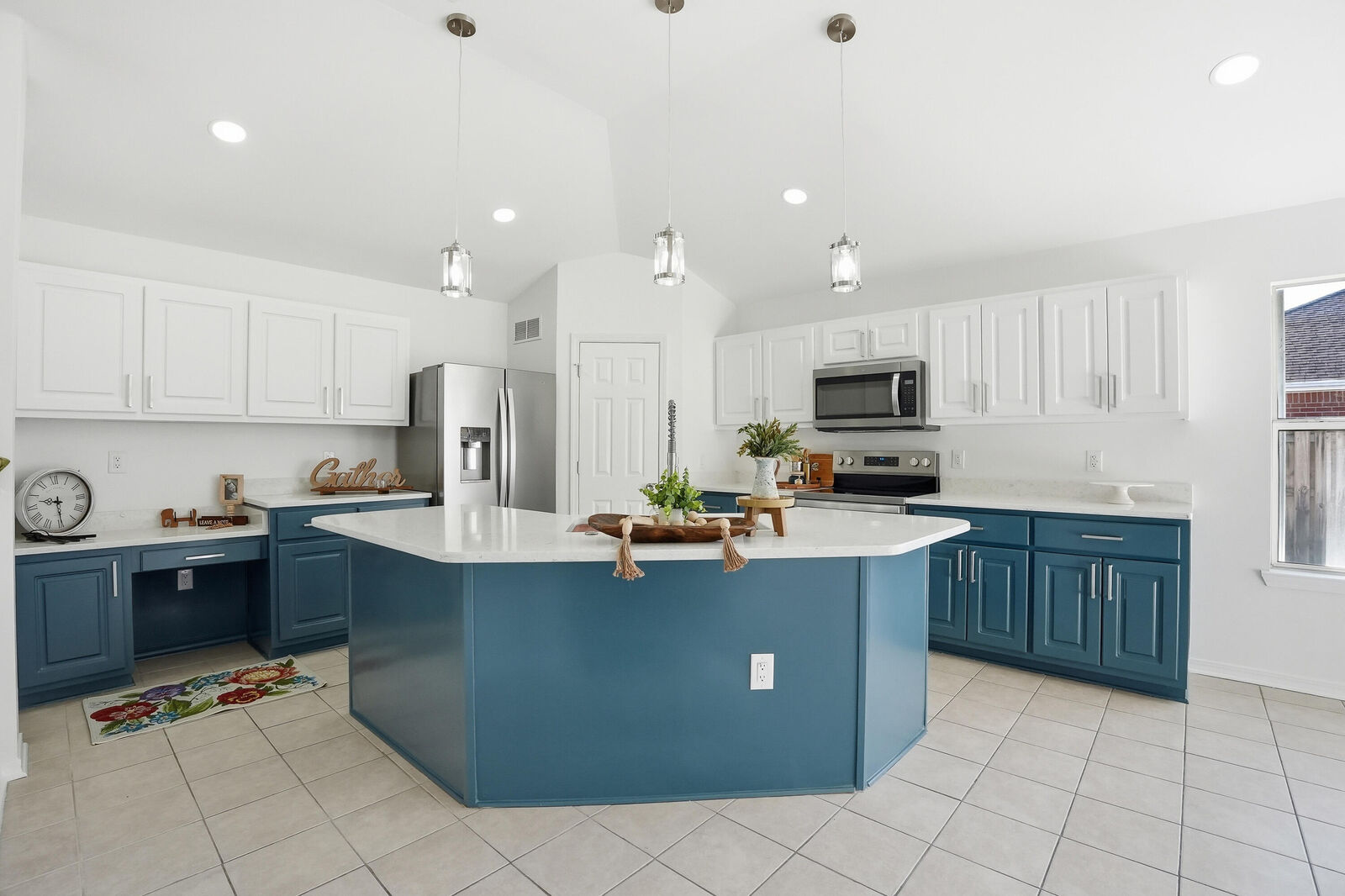 Property Photo:  1626 Fenwick Avenue  FL 32547 