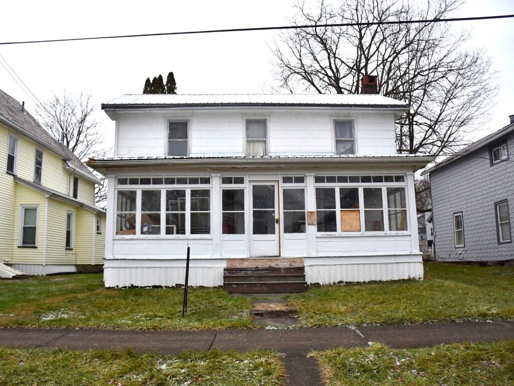 Property Photo:  573 Green Street  PA 16335 