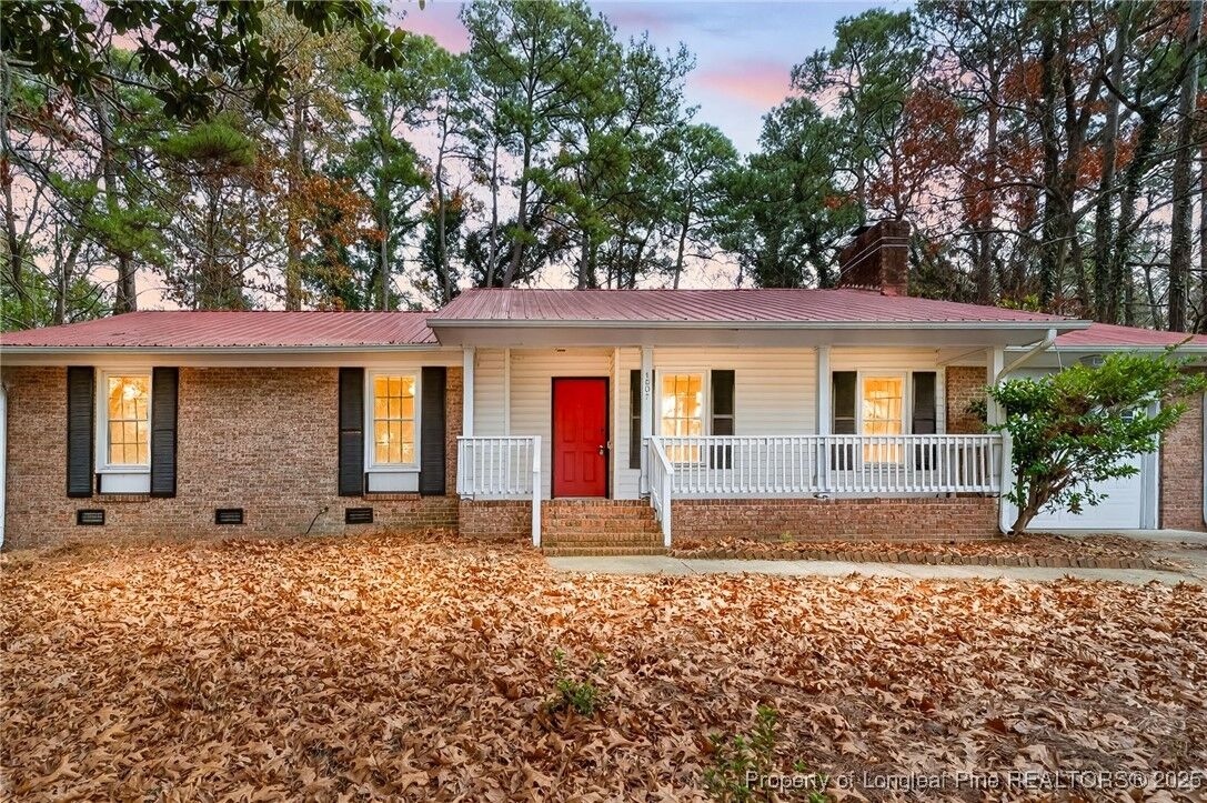 Property Photo: 1607 Hickory Ridge Court NC 28304