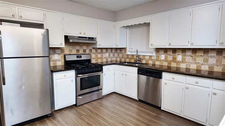 Property Photo:  586 Stonehedge Drive  GA 30087 