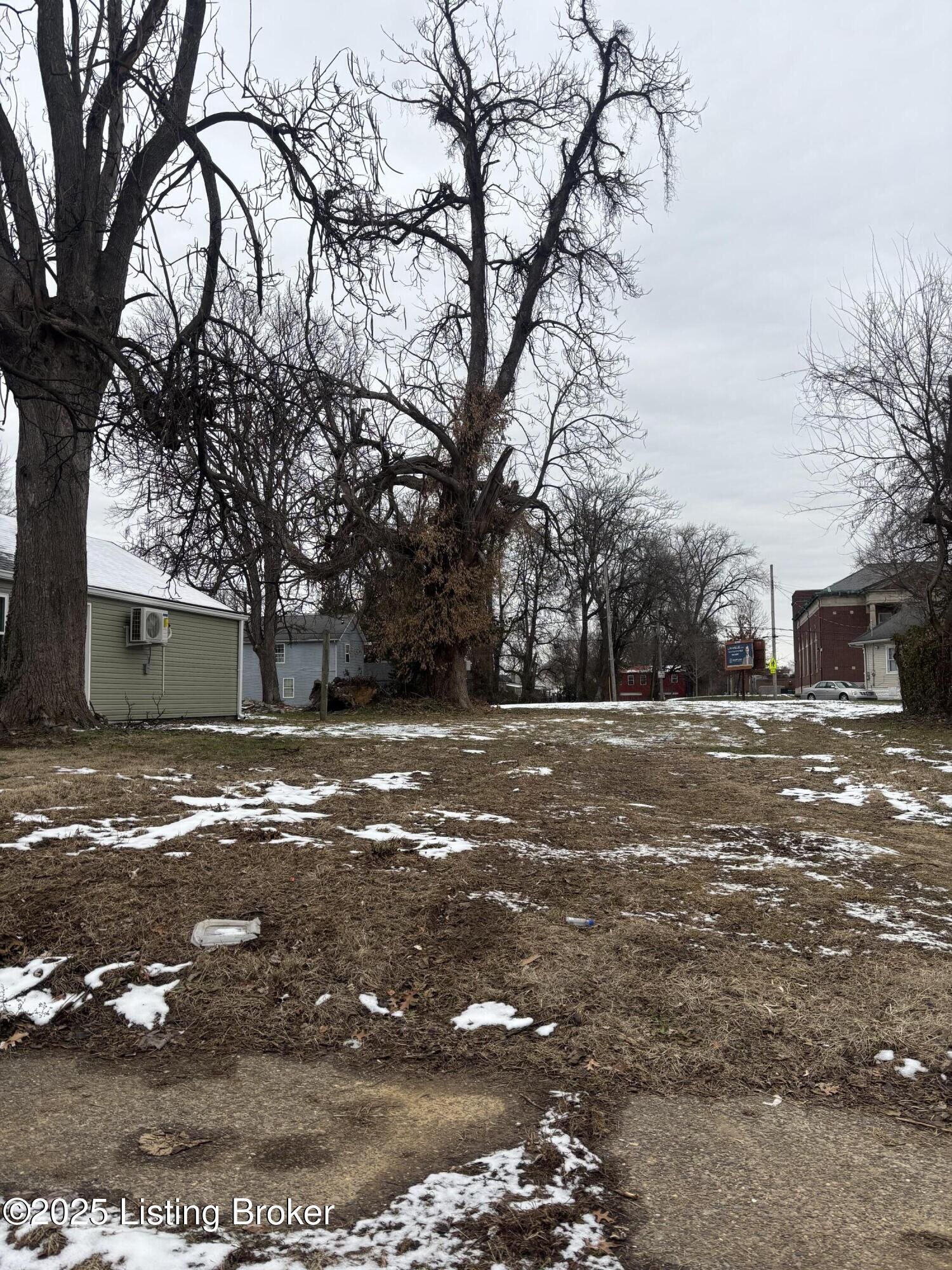 Property Photo:  2515 Woodland Ave  KY 40210 