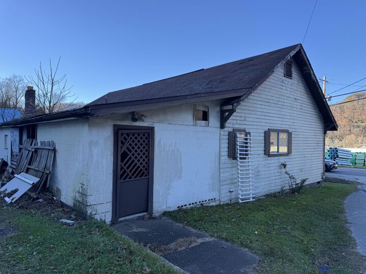 Property Photo:  2212 Third Ave  WV 25067 