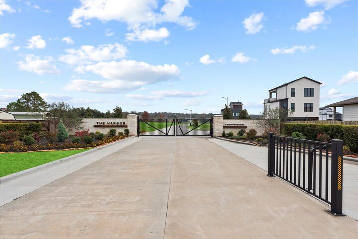 Property Photo: 13185 Clear View Drive TX 77318