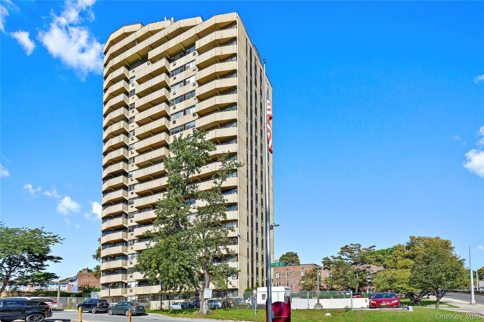 Property Photo:  1523 Central Park Ave 3E  NY 10710 