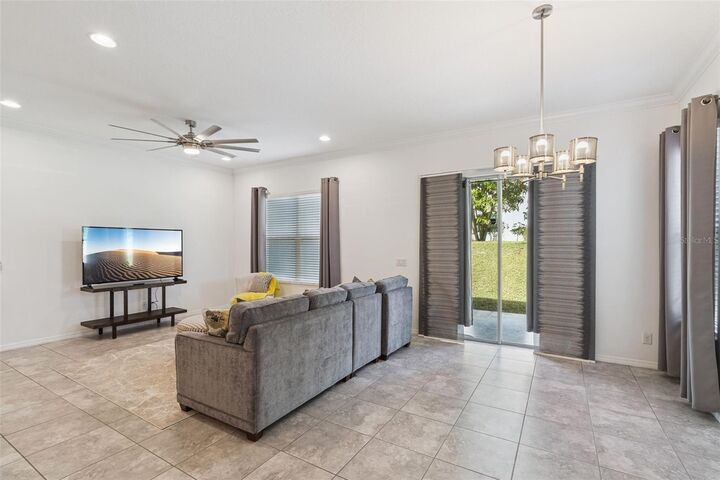 Property Photo:  989 Maypole Drive  FL 32703 