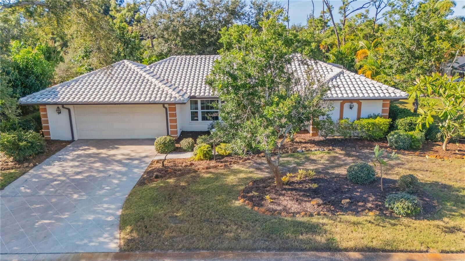 Property Photo:  209 Woodland Drive  FL 34223 