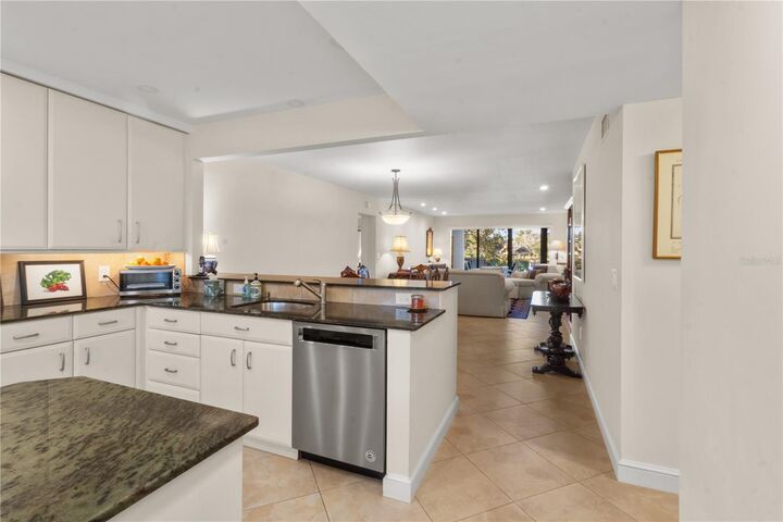 Property Photo:  1633 Boathouse Circle 131  FL 34231 