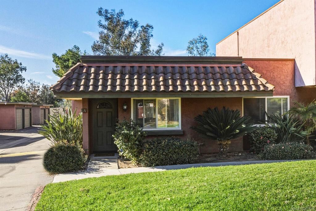 Property Photo:  1461 N Broadway A  CA 92026 