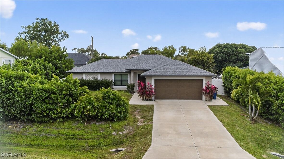 Property Photo: 8422 Cardinal Road FL 33967