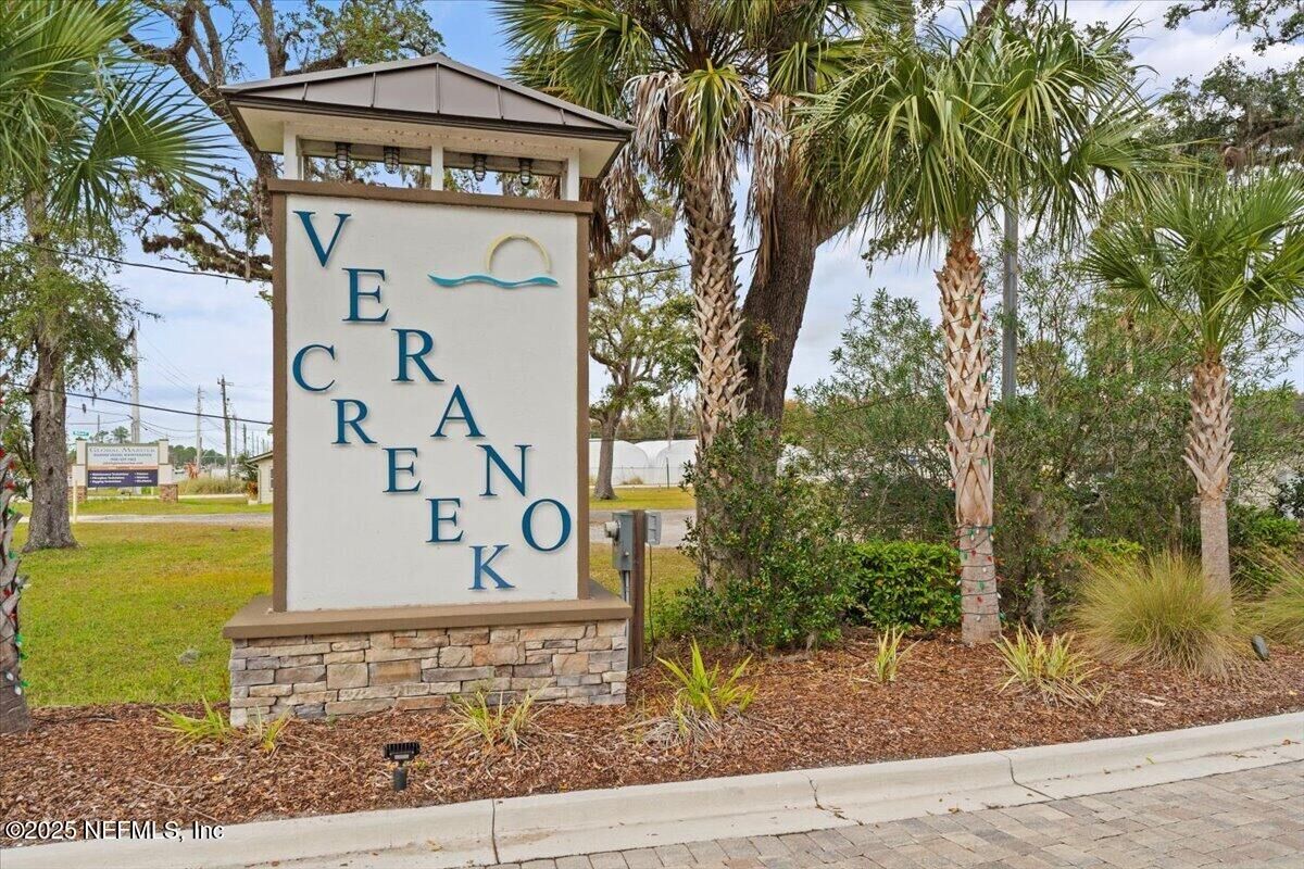 Property Photo: 259 Honeycomb Trail FL 32095