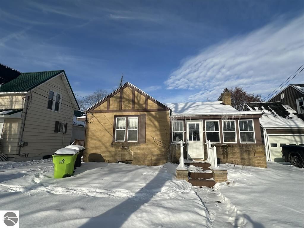 Property Photo: 110 W State Street MI 48617