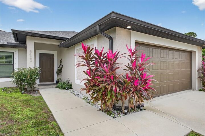 Property Photo:  8422 Cardinal Rd  FL 33967 