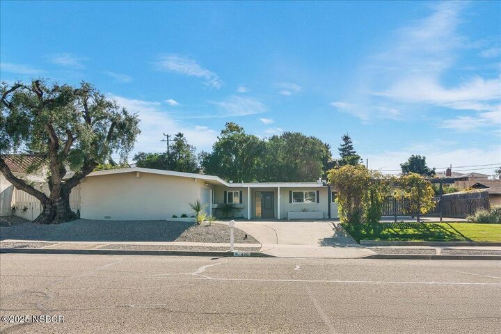 Property Photo:  470 Majestic Drive  CA 93455 