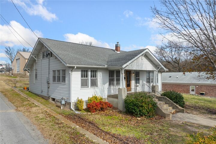 Property Photo:  117 E Erie Street  AR 72601 