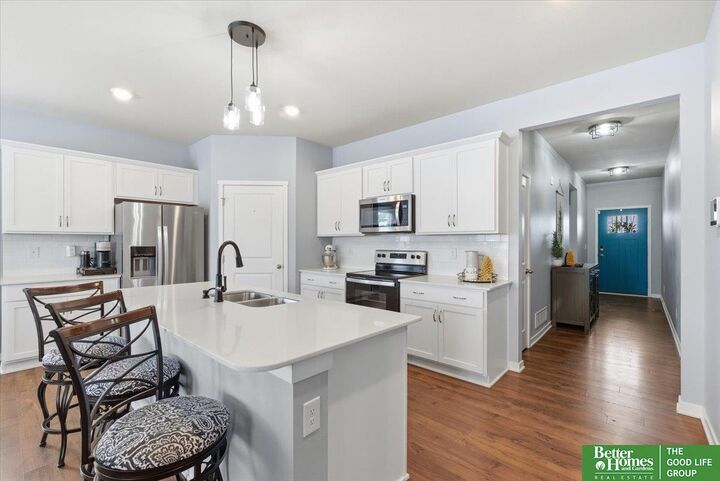 Property Photo:  10903 S 176 Street  NE 68136-9999 