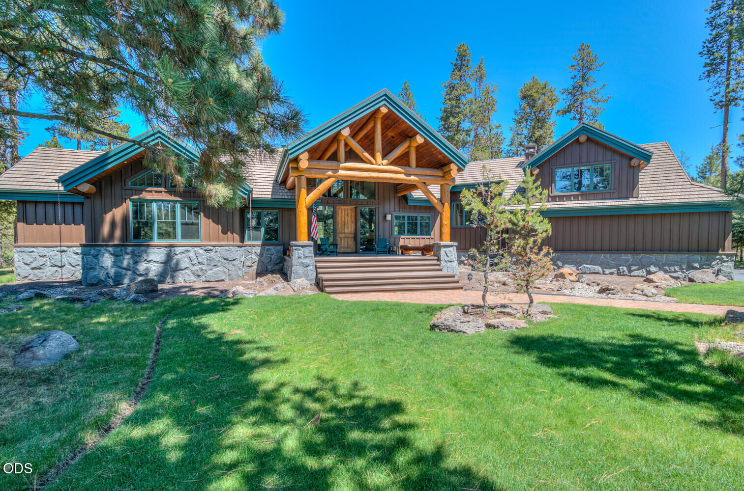 Property Photo:  56770 Nest Pine Drive  OR 97707 