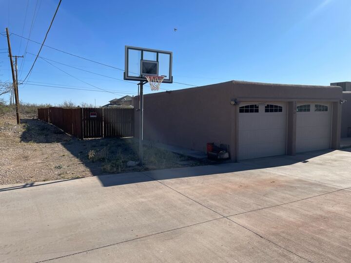 Property Photo:  2100 Ocotillo Dr  NM 88310 